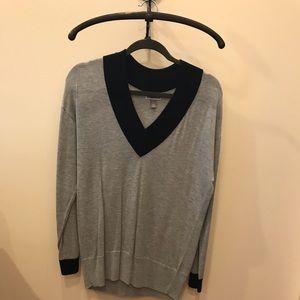 Color block V neck Sweater
